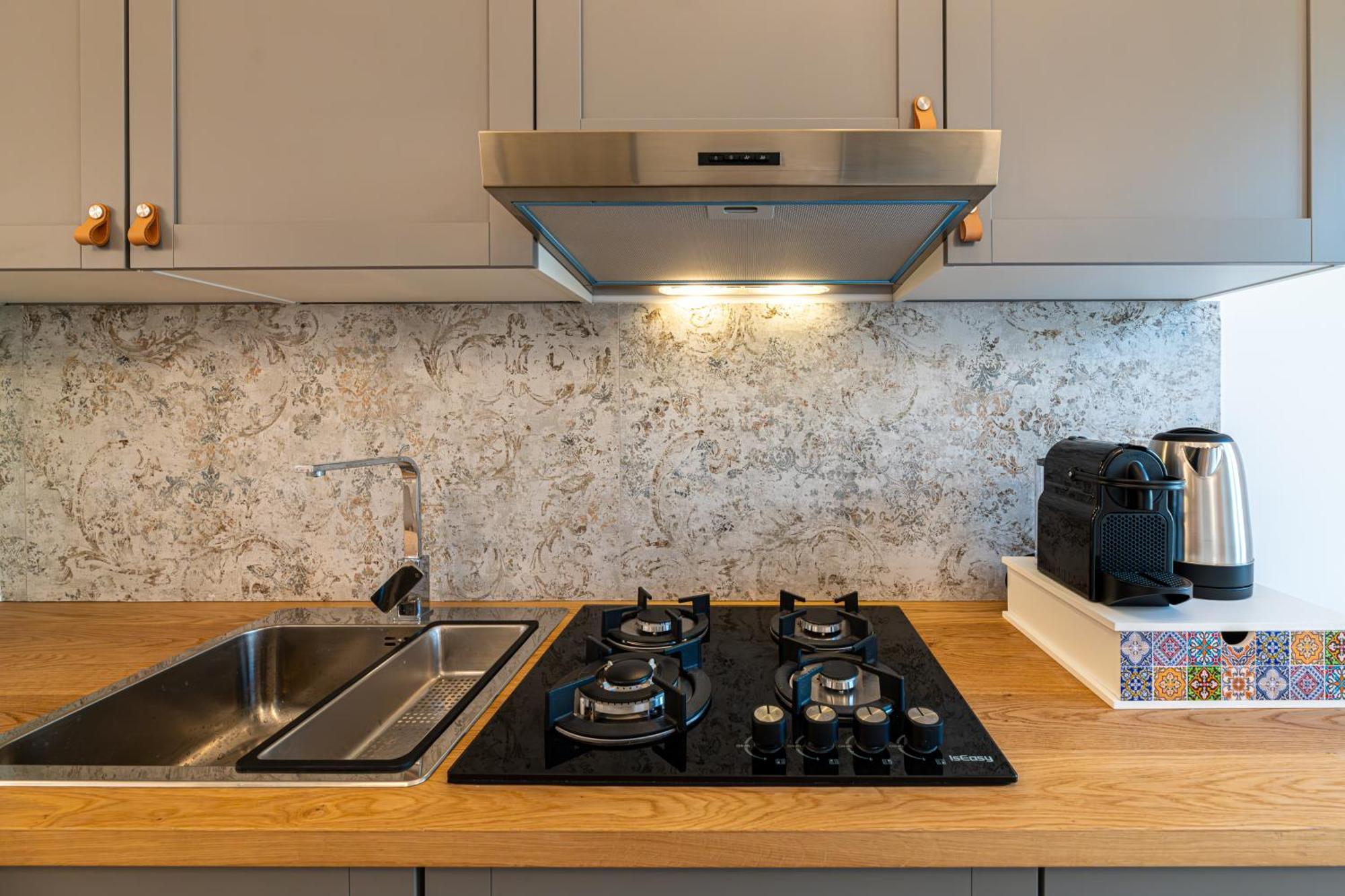 Romanamente Apartment *